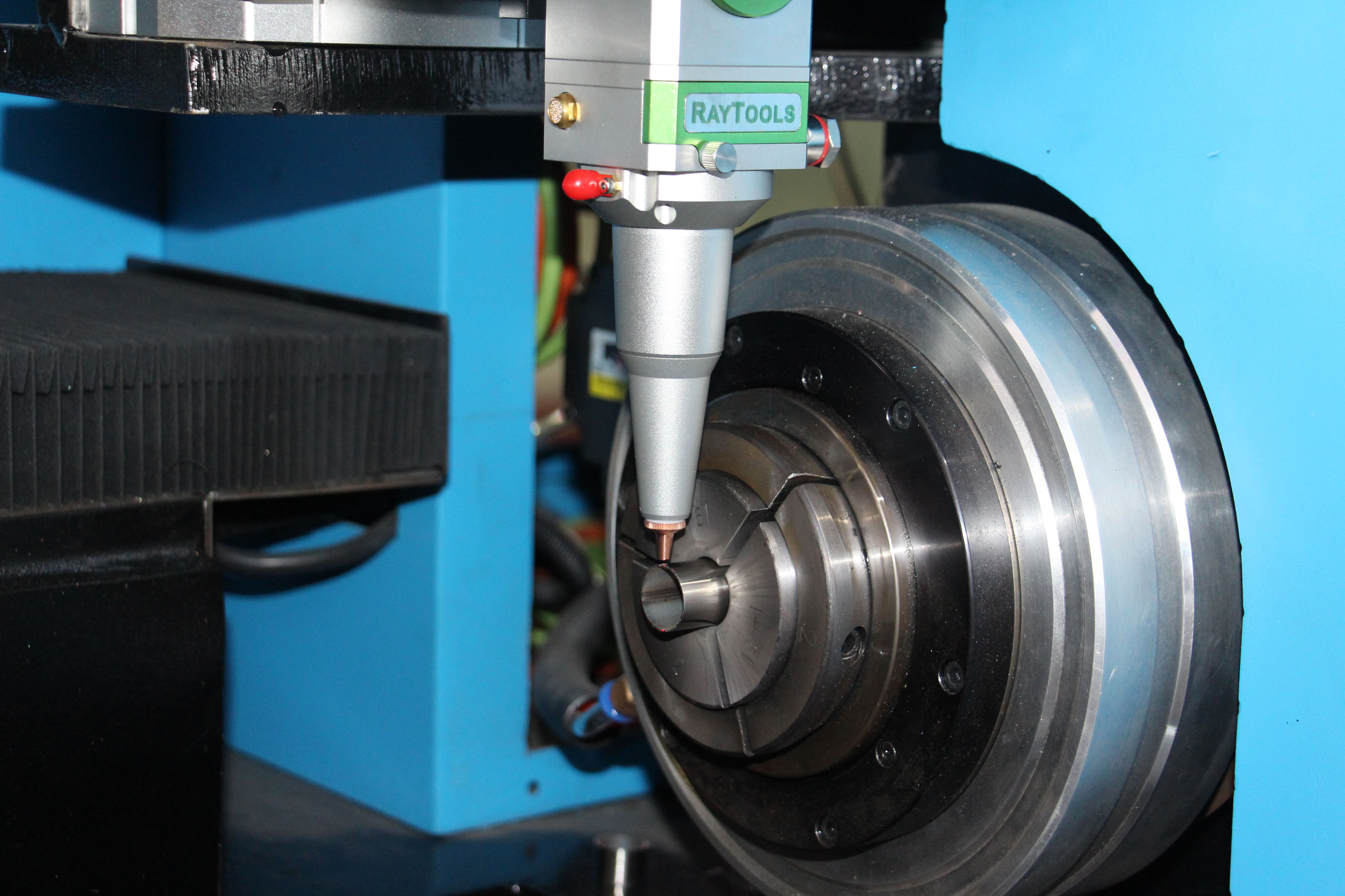 Steel Tube Pipe Fiber Laser Cutting Machine Fiber Laser Tube Cutting