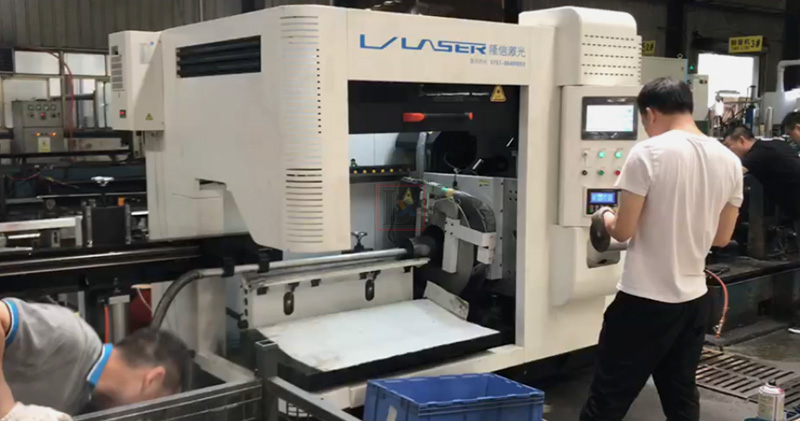 Inline laser cutting machine combine with Argon gas welded tube milling machine in automotive tail pipes industry
