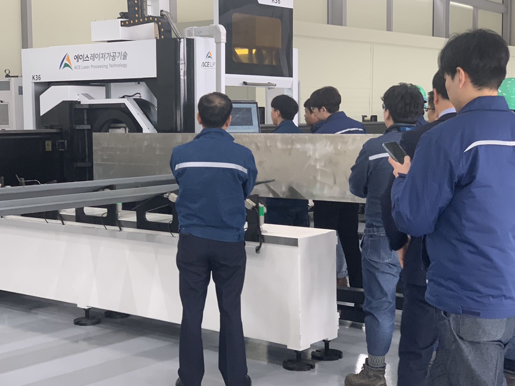 Successful Installation of LX-K36 heavy duty Laser Pipe Cutting Machine Injects New Vitality into the Shipbuilding Industry