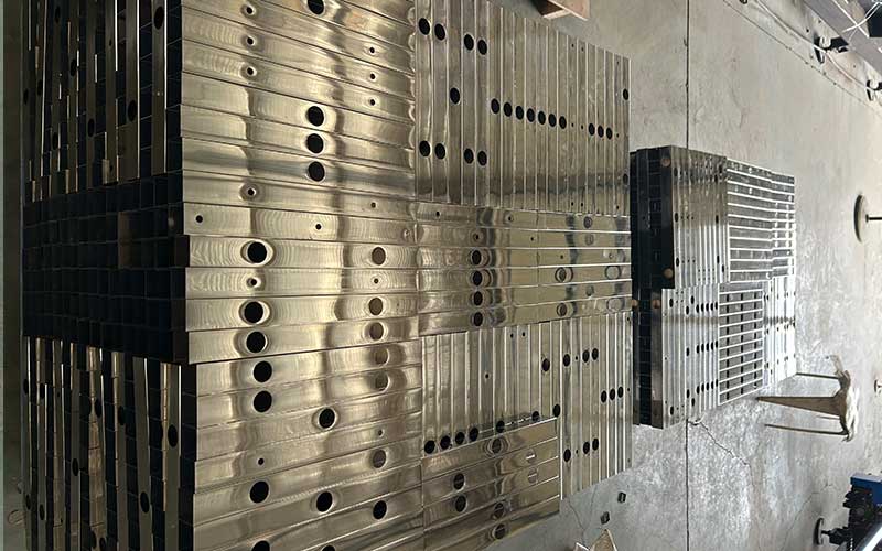 LX-K12MAX Enables Upgrades in Clothes Rack Manufacturing — A Successful Case Study of Efficient Stainless Steel Tube Cutting