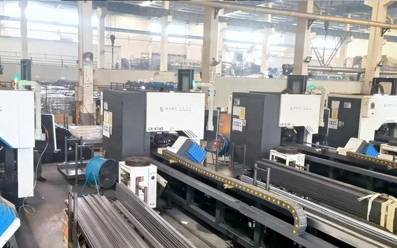 Comparison of laser cutting machine and traditional pipe cutting machine