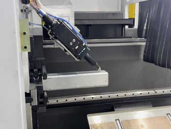 Laser Cutting Galvanized Steel Pipe | LONX T24 Three Chuck Laser Tube Cutter